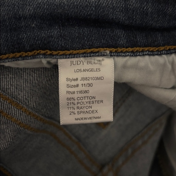 Judy Blue Relaxed Fit Boyfriend Jeans - Picture 8 of 8